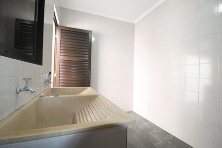 Casa para alugar com 255m², 3 quartos e 3 vagasÁrea de Serviço