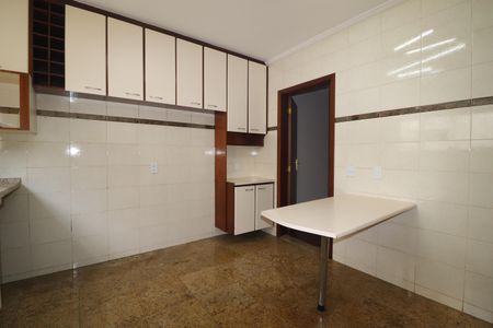 Casa para alugar com 255m², 3 quartos e 3 vagasCozinha