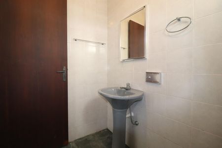 Casa para alugar com 255m², 3 quartos e 3 vagasBanheiro 3