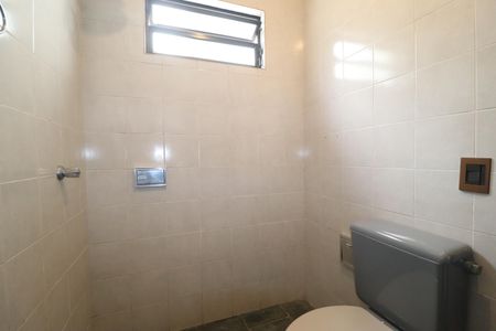 Casa para alugar com 255m², 3 quartos e 3 vagasBanheiro 3