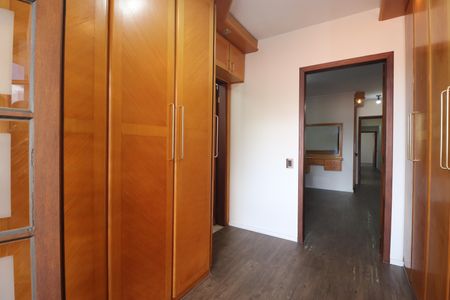 Casa para alugar com 255m², 3 quartos e 3 vagasCloset Quarto 1 suíte