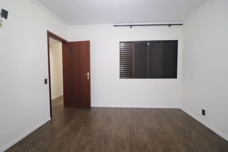 Casa para alugar com 255m², 3 quartos e 3 vagasQuarto 2