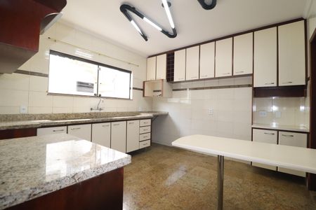 Casa para alugar com 255m², 3 quartos e 3 vagasCozinha