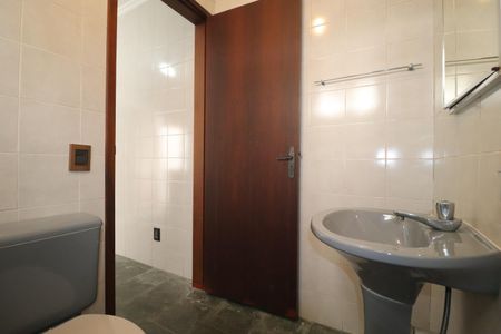 Casa para alugar com 255m², 3 quartos e 3 vagasBanheiro 3