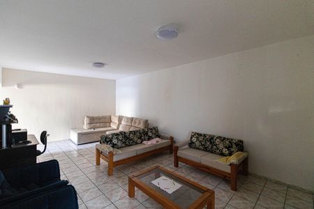 Casa à venda com 102m², 3 quartos e 4 vagasSala