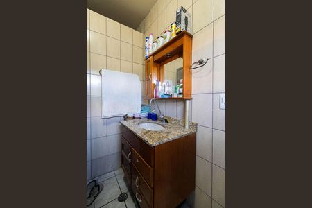 Casa à venda com 102m², 3 quartos e 4 vagasBanheiro Suíte 2