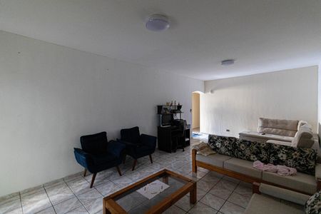 Casa à venda com 102m², 3 quartos e 4 vagasSala