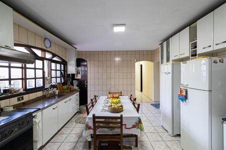 Casa à venda com 102m², 3 quartos e 4 vagasCozinha 