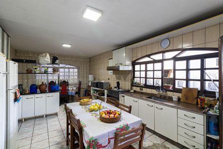 Casa à venda com 102m², 3 quartos e 4 vagasCozinha 