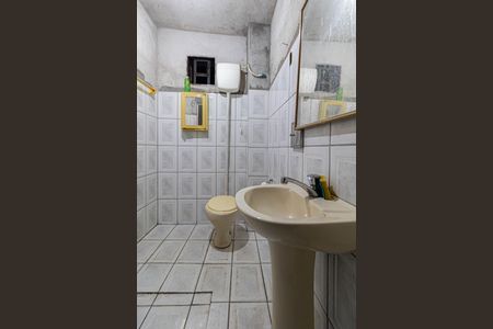 Casa à venda com 102m², 3 quartos e 4 vagasBanheiro de Serviço