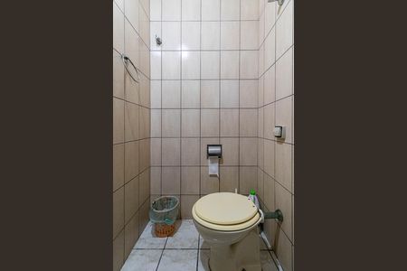 Casa à venda com 102m², 3 quartos e 4 vagasBanheiro 