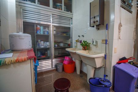 Apartamento à venda com 163m², 3 quartos e 1 vagaÁrea de Serviço