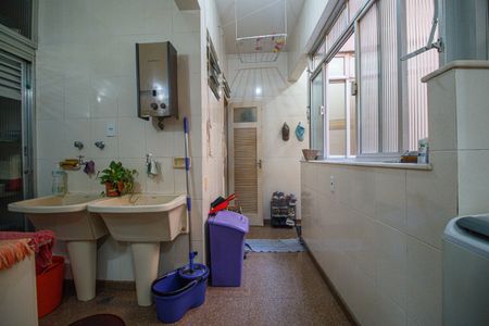 Apartamento à venda com 163m², 3 quartos e 1 vagaÁrea de Serviço