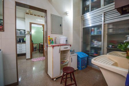 Apartamento à venda com 163m², 3 quartos e 1 vagaÁrea de Serviço