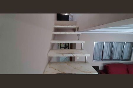 Acesso a Sala de TV de casa para alugar com 4 quartos, 150m² em Conceicao, Osasco