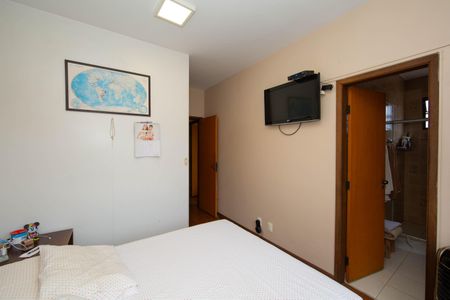 Apartamento à venda com 101m², 3 quartos e 2 vagasQUARTO3