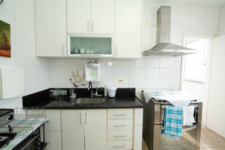 Apartamento à venda com 101m², 3 quartos e 2 vagasCOZINHA