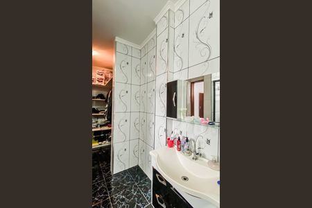 Casa à venda com 181m², 2 quartos e 2 vagasBanheiro da Suíte