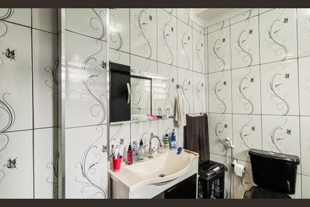 Casa à venda com 181m², 2 quartos e 2 vagasBanheiro da Suíte