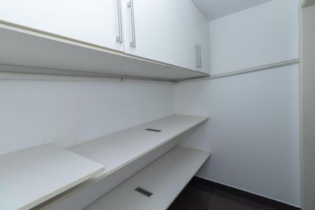 Apartamento para alugar com 168m², 3 quartos e 2 vagasQuarto de Serviço