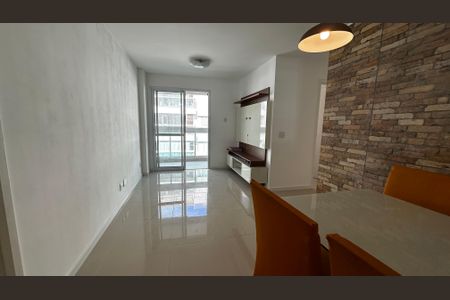 Apartamento à venda com 67m², 2 quartos e 1 vagaSala