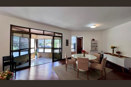 Apartamento à venda com 127m², 4 quartos e 2 vagassala 