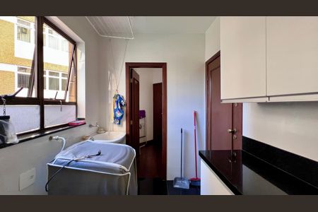 Apartamento à venda com 127m², 4 quartos e 2 vagasÁrea de Serviço