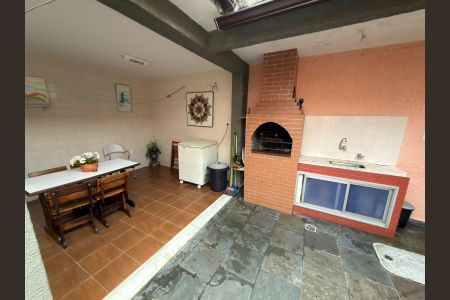 Casa para alugar com 260m², 2 quartos e 2 vagas Casa para alugar com 260m², 2 quartos e 2 vagasÁrea externa