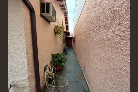 Casa para alugar com 260m², 2 quartos e 2 vagas Casa para alugar com 260m², 2 quartos e 2 vagasÁrea externa