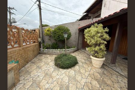 Casa para alugar com 260m², 2 quartos e 2 vagas Casa para alugar com 260m², 2 quartos e 2 vagasÁrea externa