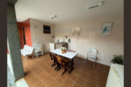Casa para alugar com 260m², 2 quartos e 2 vagas Casa para alugar com 260m², 2 quartos e 2 vagasÁrea externa