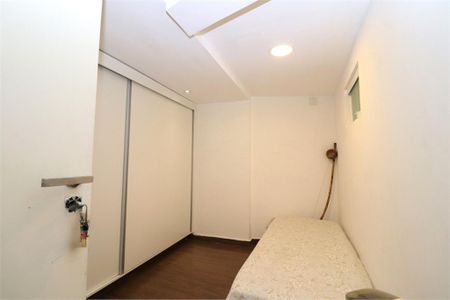 Casa à venda com 4 quartos, 450m² em Vila Albertina, São Paulo