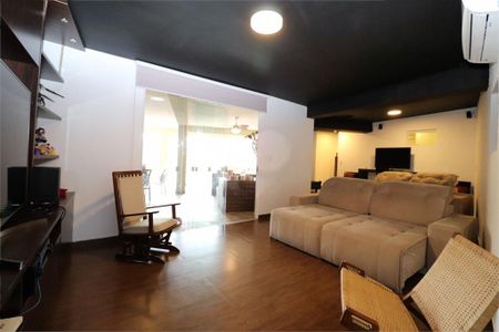 Casa à venda com 4 quartos, 450m² em Vila Albertina, São Paulo