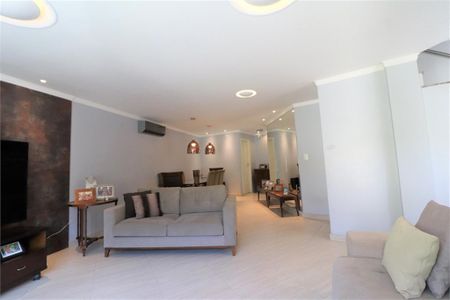 Casa à venda com 4 quartos, 450m² em Vila Albertina, São Paulo