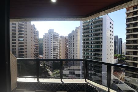 Apartamento para alugar com 105m², 3 quartos e 2 vagasVaranda