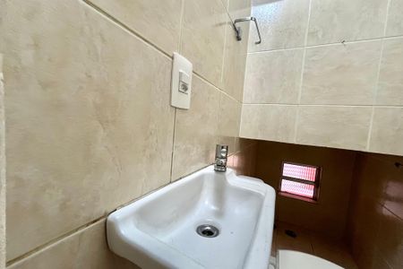 Casa à venda com 170m², 2 quartos e 2 vagas Casa à venda com 170m², 2 quartos e 2 vagasLavabo