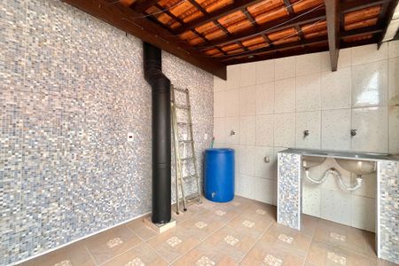 Casa à venda com 170m², 2 quartos e 2 vagas Casa à venda com 170m², 2 quartos e 2 vagasÁrea de Serviço