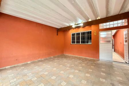 Casa à venda com 170m², 2 quartos e 2 vagas Casa à venda com 170m², 2 quartos e 2 vagasGaragem