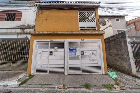 Casa à venda com 128m², 3 quartos e 3 vagasFachada