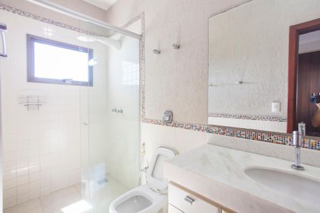 Casa para alugar com 350m², 3 quartos e 3 vagas Casa para alugar com 350m², 3 quartos e 3 vagasBanheiro da Suite 2