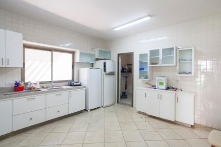 Casa para alugar com 350m², 3 quartos e 3 vagas Casa para alugar com 350m², 3 quartos e 3 vagasCozinha