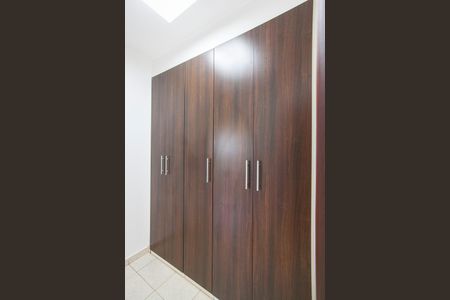 Casa para alugar com 350m², 3 quartos e 3 vagas Casa para alugar com 350m², 3 quartos e 3 vagasCloset 2 da Suite Master