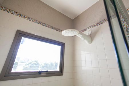 Casa para alugar com 350m², 3 quartos e 3 vagas Casa para alugar com 350m², 3 quartos e 3 vagasBanheiro da Suite 2