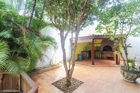 Casa para alugar com 338m², 5 quartos e 4 vagas