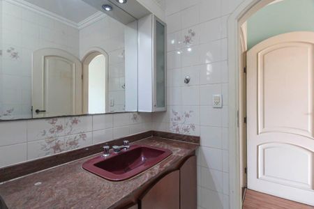 Casa para alugar com 338m², 5 quartos e 4 vagas