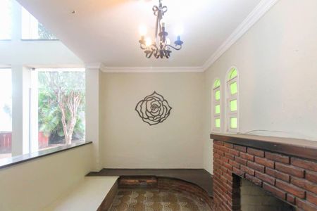 Casa para alugar com 338m², 5 quartos e 4 vagas