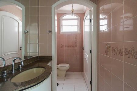 Casa para alugar com 338m², 5 quartos e 4 vagas