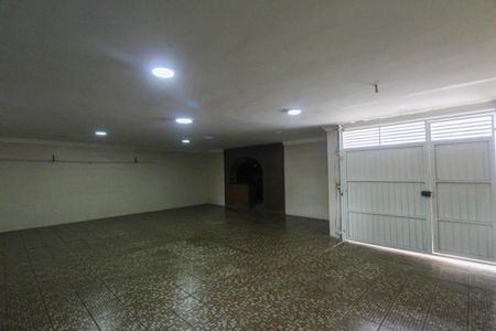 Casa para alugar com 338m², 5 quartos e 4 vagas