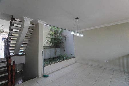 Casa para alugar com 338m², 5 quartos e 4 vagas