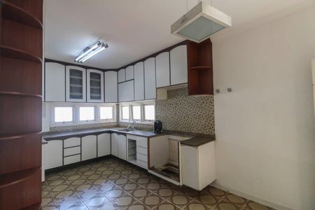 Casa para alugar com 338m², 5 quartos e 4 vagas
